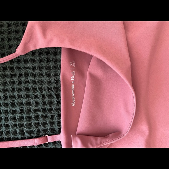 Abercrombie Traveler-style Crop Top - Picture 2 of 2